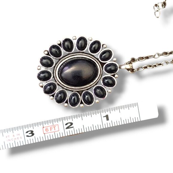 Black Cabachon Floral Pendant Silver Tone Chain Adjustable Length - Picture 7 of 9